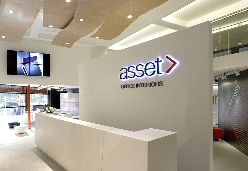 前臺招牌制作中常見(jiàn)的材料類(lèi)型及其特點(diǎn)